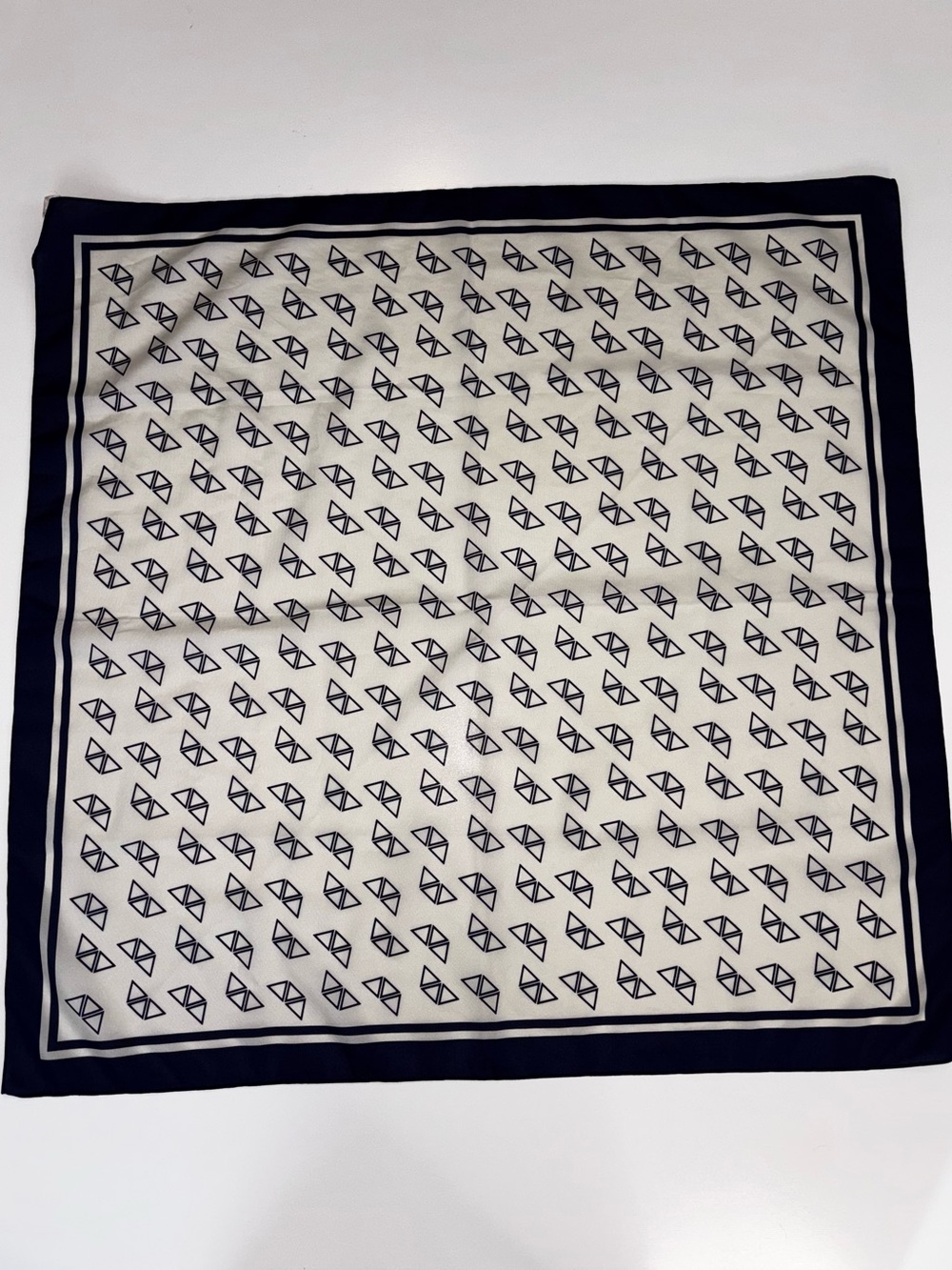 Classic Vintage Navy and Cream Geometric Scarf